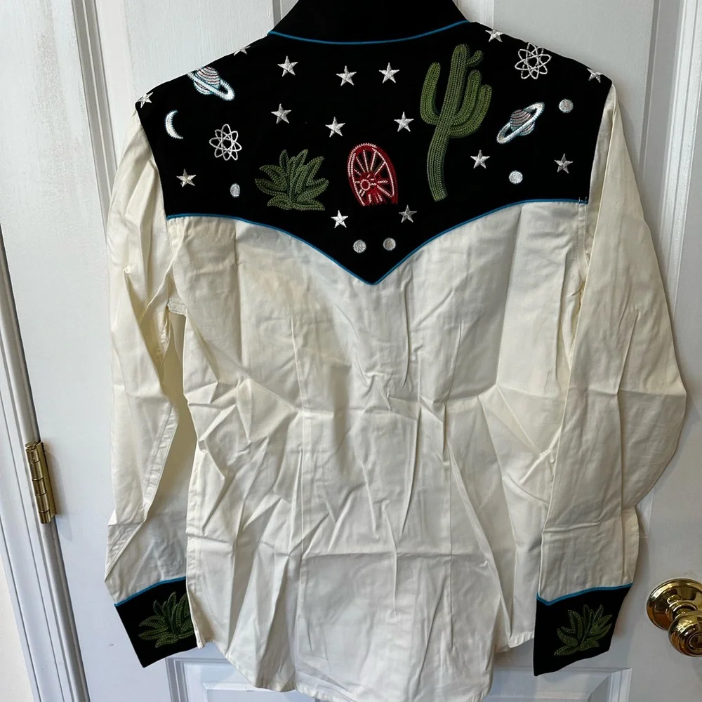 Western Embroidered Shirt with Cactus and Star Design.
NWT - Picture 2 of 5